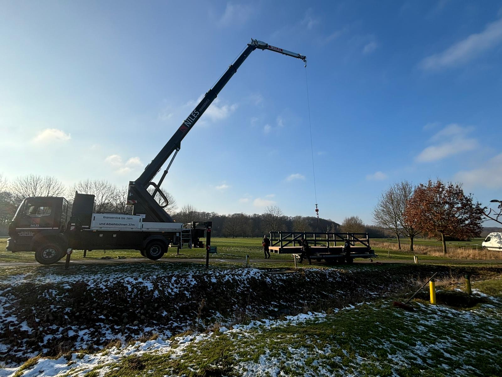 Kranservice bis 36m Hakenhöhe – Niles Emmerich am Rhein